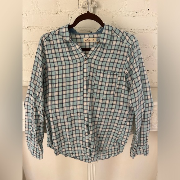Hollister Cozy Flannel (Blue and White Plaid)
Size: Small
EUC - Picture 2 of 6
